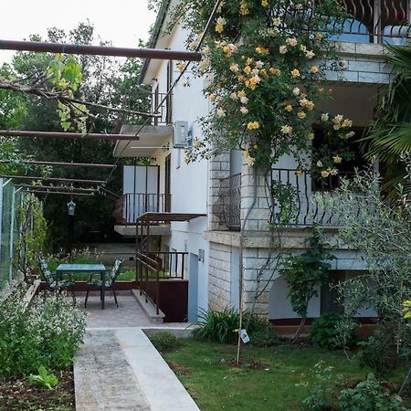 Apartment Dani Malinska Esterno foto
