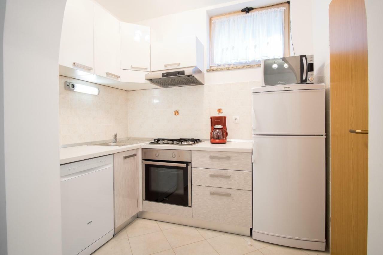 Apartment Dani Malinska Esterno foto