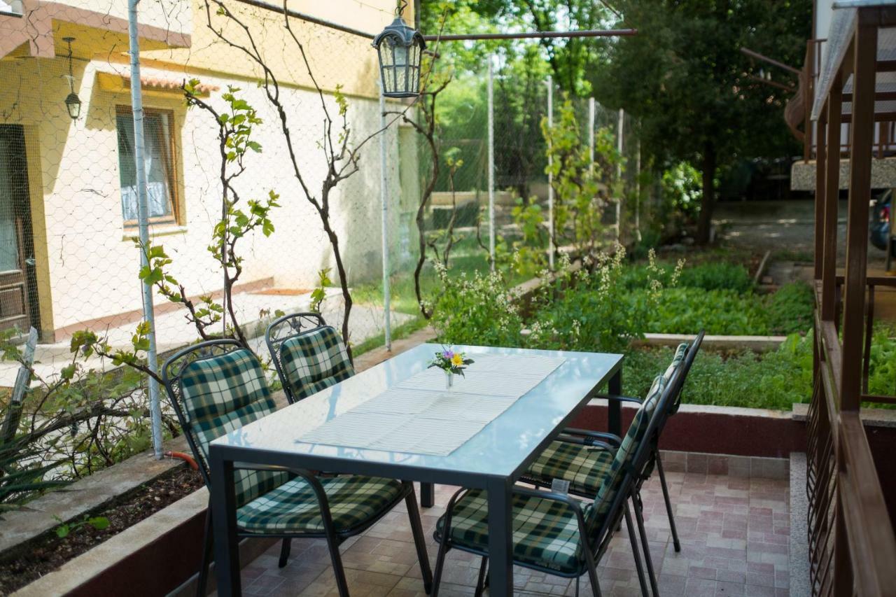 Apartment Dani Malinska Esterno foto