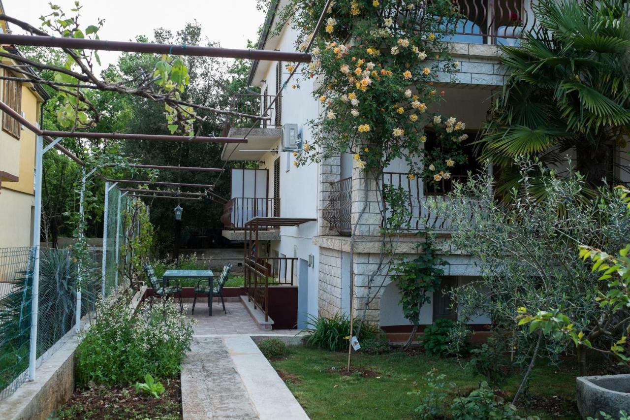 Apartment Dani Malinska Esterno foto
